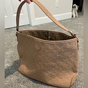 Cute two way shoulder bag!